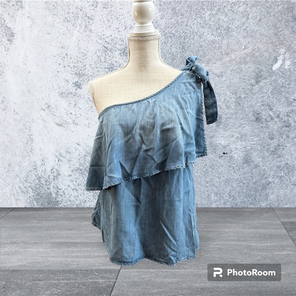 Cloth and Stone sz MD denim cold shoulder top tie corner fits like LG